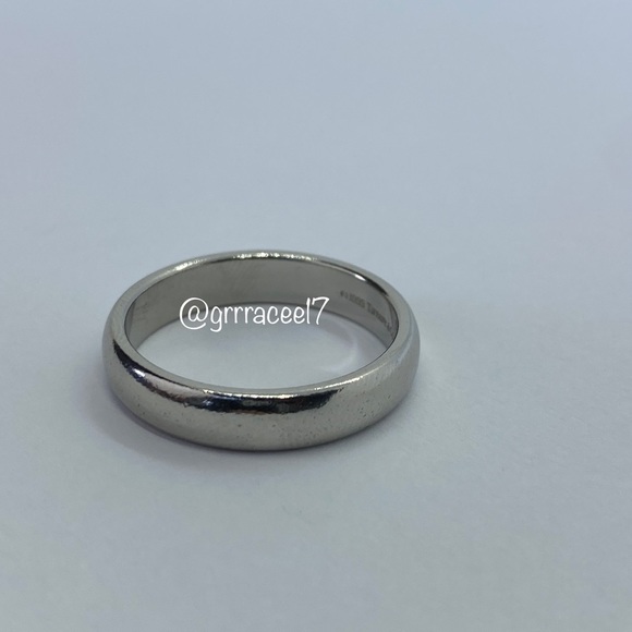 AUTH Tiffany & Co platinum wedding band - Picture 4 of 12